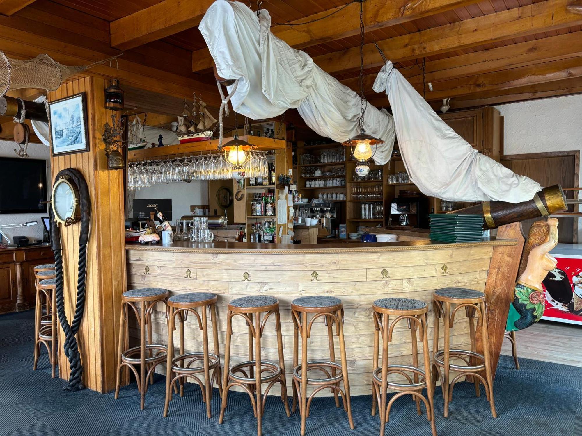 Hotel-Restaurant Cafe Caro 卡罗利嫩西尔 外观 照片
