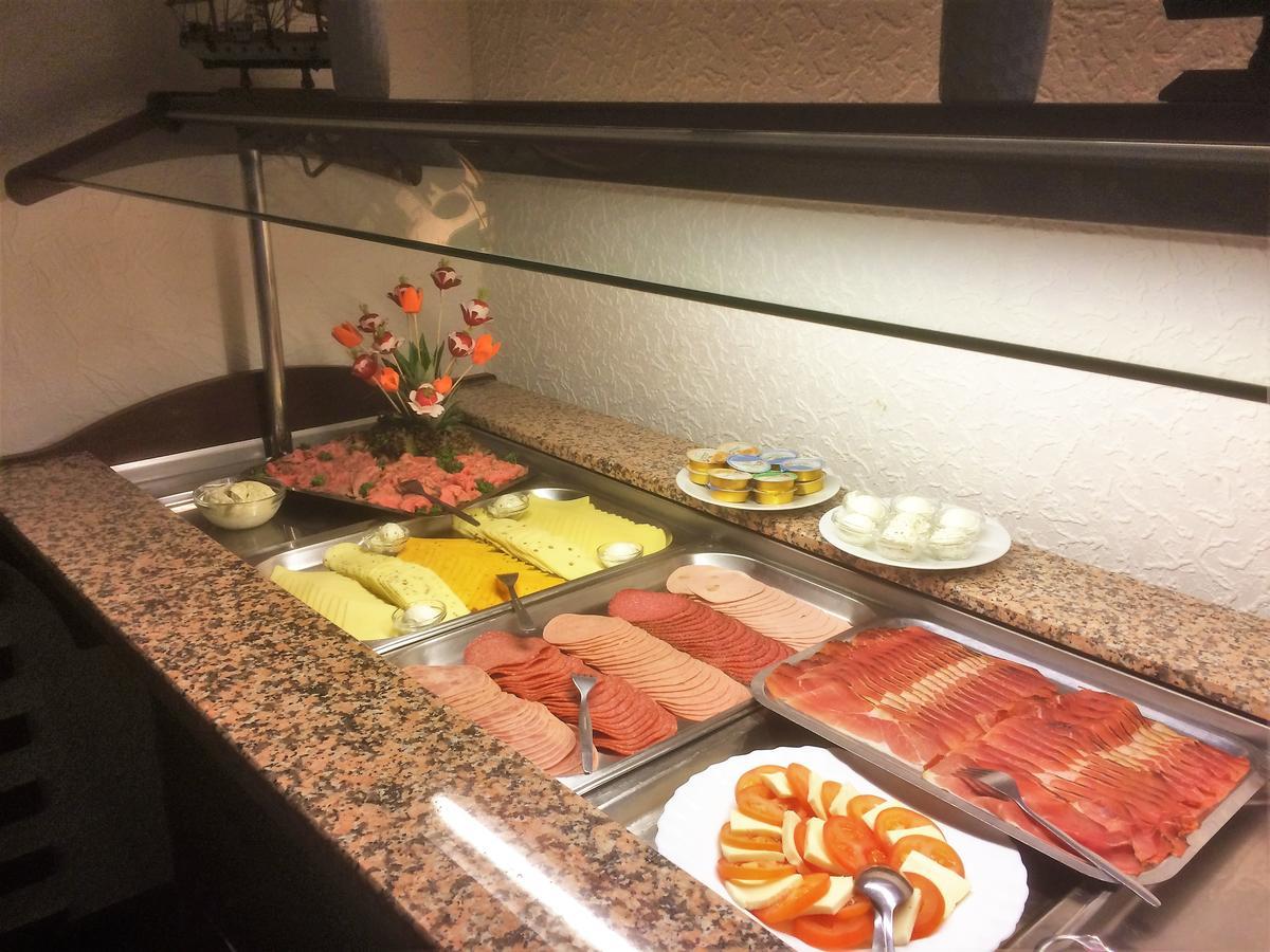 Hotel-Restaurant Cafe Caro 卡罗利嫩西尔 外观 照片